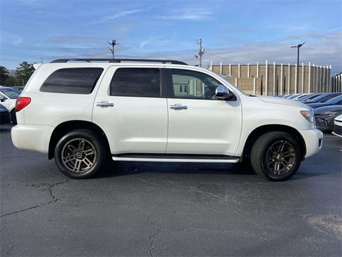 Used 2017 Toyota Sequoia Platinum image 2