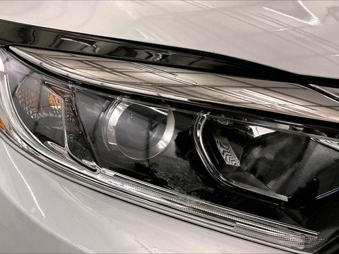 Used 2021 Honda HR-V EX-L image 27