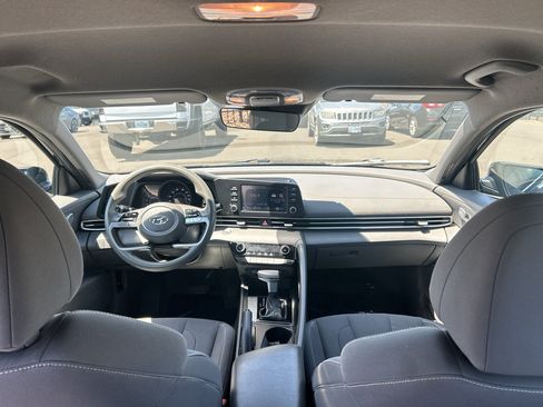 Used 2021 Hyundai Elantra SEL FWD image 35