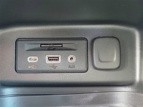 Used 2022 Chevrolet Equinox LT image 30