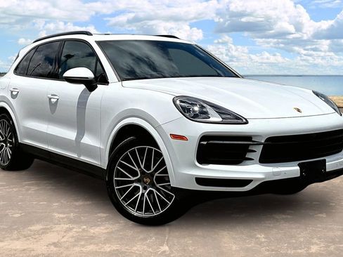 Used 2023 Porsche Cayenne AWD/4WD image 3