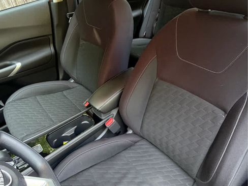 Used 2023 Nissan Kicks SV FWD image 18