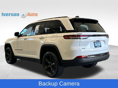 Used 2023 Jeep Grand Cherokee Altitude AWD/4WD image 7