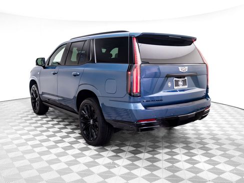 Used 2025 Cadillac Escalade Sport Platinum w/ LPO, ONYX Package AWD/4WD image 3