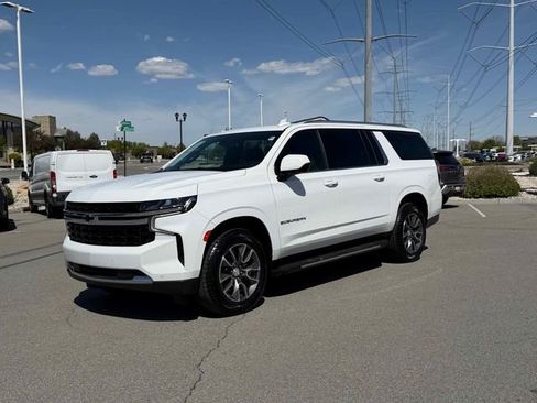 Used 2022 Chevrolet Suburban LS w/ Driver Alert Package AWD/4WD image 1