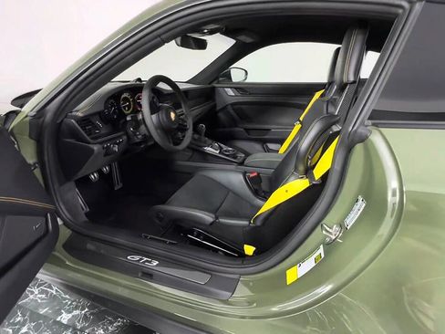 Used 2023 Porsche 911 GT3 image 5