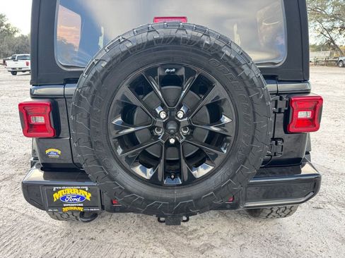 Used 2021 Jeep Wrangler Unlimited Sahara image 32