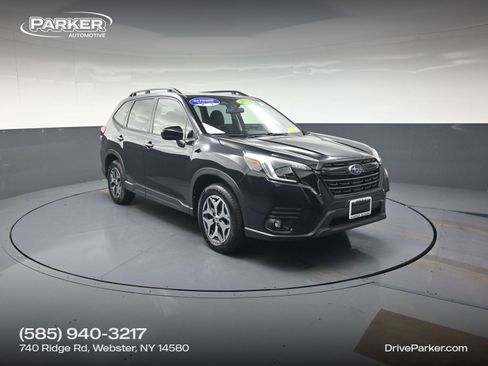 Used 2024 Subaru Forester Premium AWD/4WD image 1