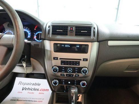 Used 2010 Ford Fusion S FWD image 12