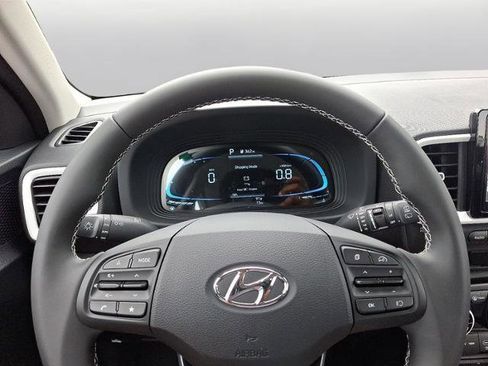 New 2025 Hyundai Venue Limited image 9