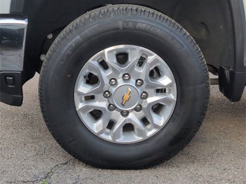 Used 2024 Chevrolet Silverado 2500 LT image 31