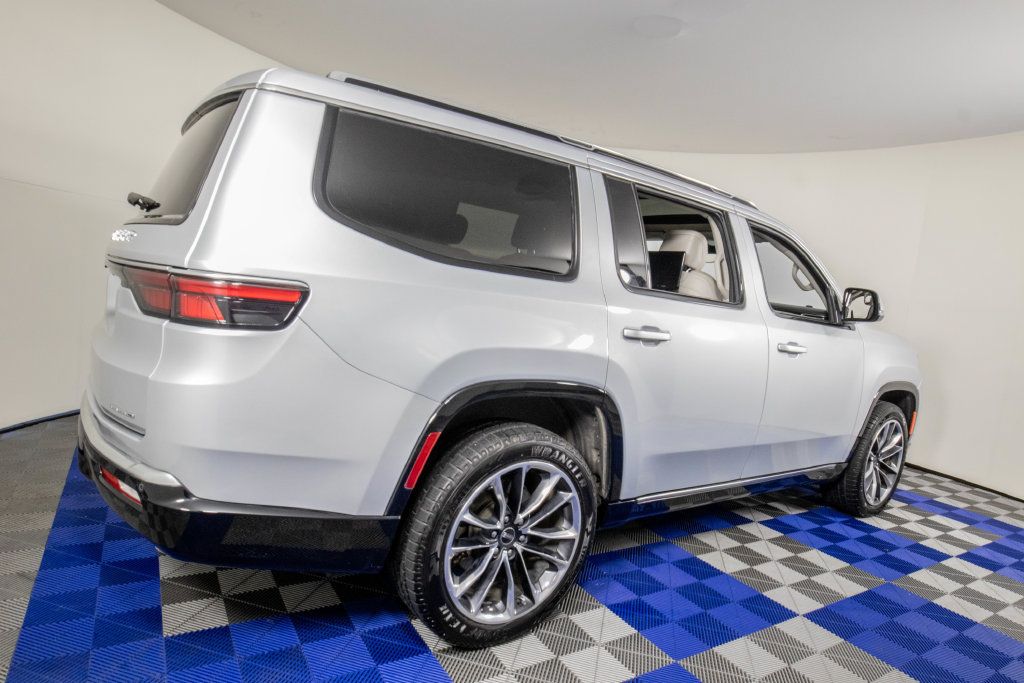 Used 2022 Jeep Wagoneer Series III w/ Premium Group I AWD/4WD image 5
