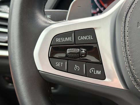 Certified 2022 BMW X7 xDrive40i w/ M Sport Package image 32