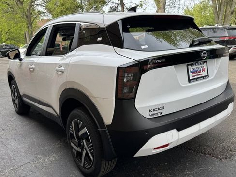 New 2026 Nissan Kicks SV FWD image 32