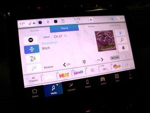 New 2025 Jeep Grand Cherokee Limited w/ Luxury Tech Group II image 15