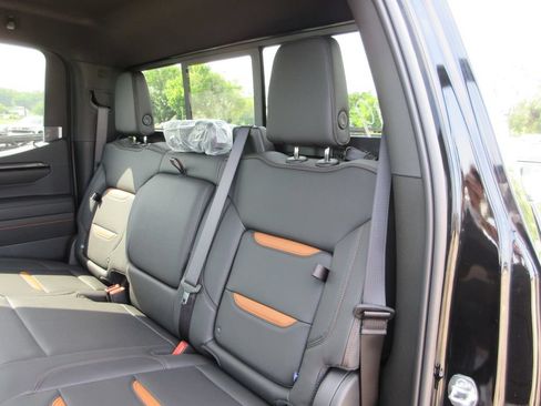 New 2026 GMC Sierra 1500 AT4 w/ AT4 Premium Package AWD/4WD image 13