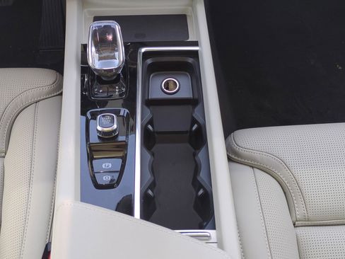 New 2026 Volvo XC60 B5 Ultra w/ Protection Package Premier image 14