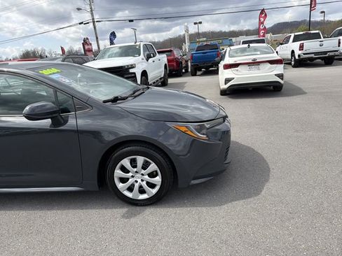 Used 2024 Toyota Corolla LE image 4