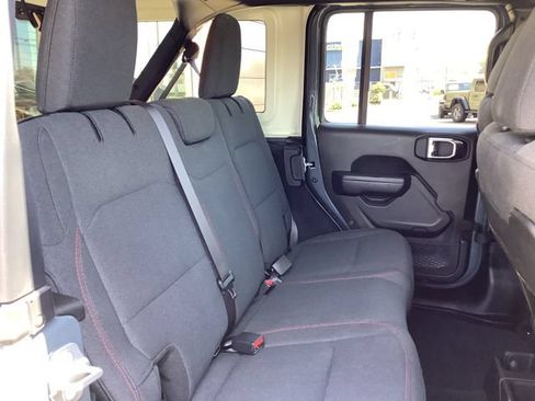 Used 2025 Jeep Wrangler Unlimited Rubicon w/ Convenience Group AWD/4WD image 35