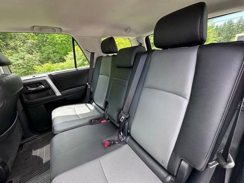 Used 2023 Toyota 4Runner SR5 Premium w/ Moonroof Package AWD/4WD image 11