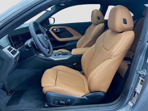 Used 2025 BMW 230i Coupe w/ Convenience Package image 18