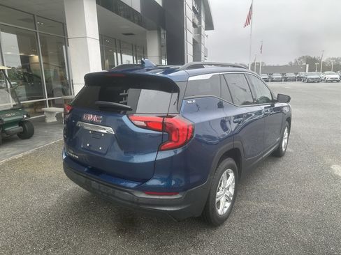 Used 2020 GMC Terrain SLE w/ Driver Convenience Package image 5