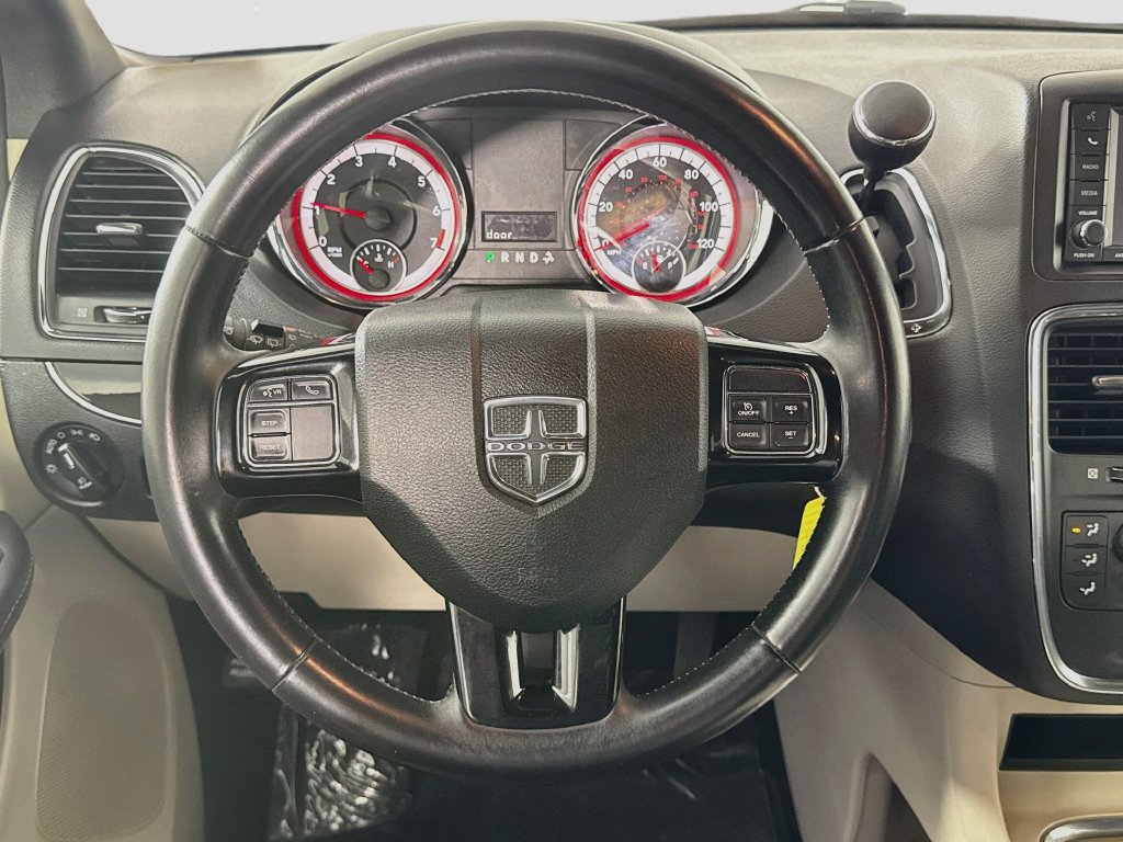 Used 2019 Dodge Grand Caravan SXT FWD image 13