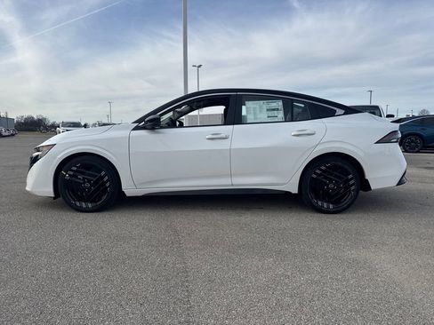 New 2026 Nissan Sentra SR w/ SR Premium Package image 3