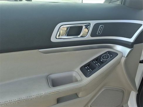 Used 2015 Ford Explorer XLT w/ Equipment Group 202B image 10