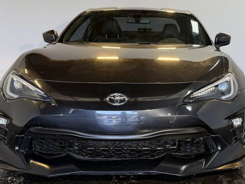 Used 2019 Toyota 86 GT Coupe 2D image 3