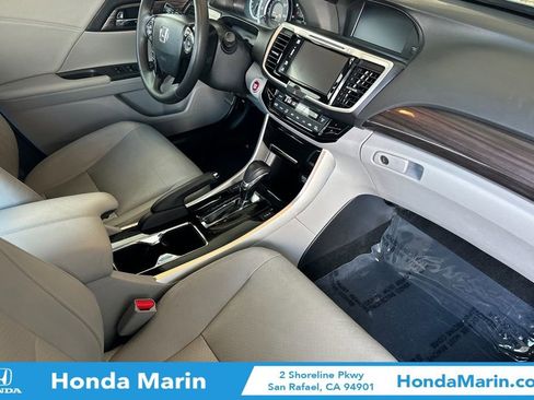 Used 2017 Honda Accord EX-L image 19