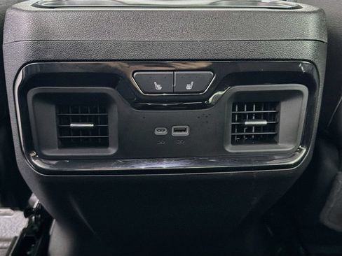 Used 2024 Chevrolet Silverado 2500 ZR2 w/ Technology Package AWD/4WD image 23