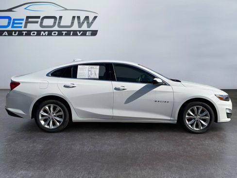 Used 2024 Chevrolet Malibu LT FWD image 2