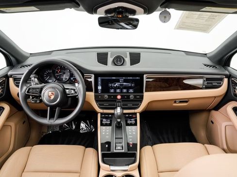 Certified 2026 Porsche Macan AWD/4WD image 23