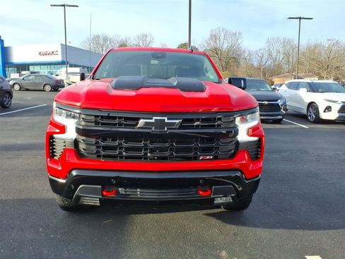 Used 2024 Chevrolet Silverado 1500 LT Trail Boss w/ Convenience Package II image 2