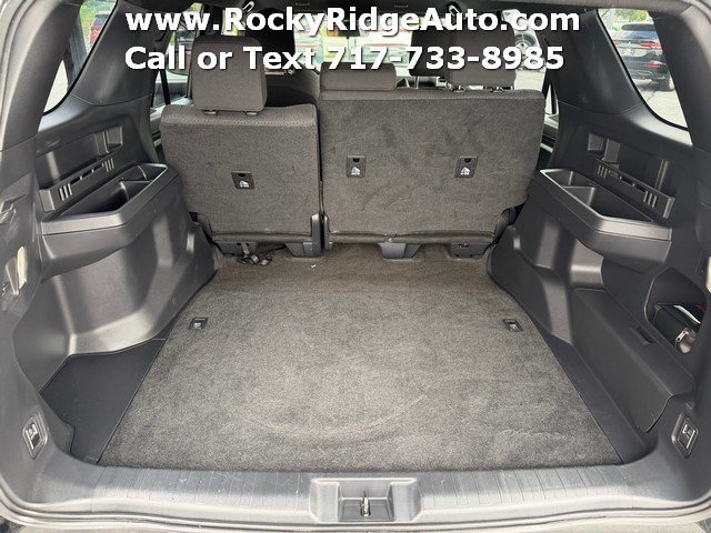 Used 2025 Toyota 4Runner SR5 AWD/4WD image 36