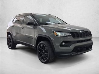 Used 2023 Jeep Compass Latitude AWD/4WD video 3