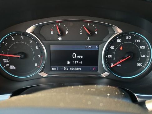 Used 2023 Chevrolet Traverse LT w/ Midnight/Sport Edition image 15