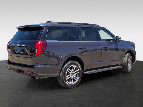 Used 2025 Ford Expedition Active AWD/4WD image 4