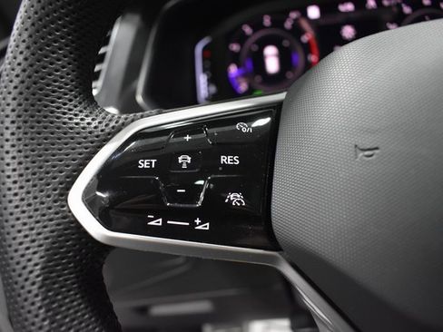 Used 2022 Volkswagen Tiguan SEL R-Line image 30