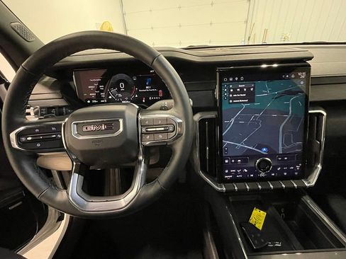 Used 2025 GMC Acadia Elevation image 40