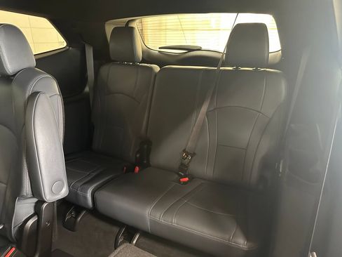 Used 2024 Buick Enclave Essence w/ Sport Touring Edition FWD image 36