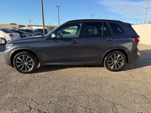 Used 2022 BMW X5 M50i w/ Premium Package image 3