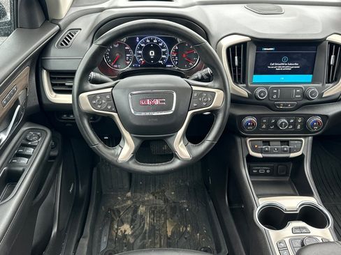 Used 2024 GMC Terrain Denali w/ Black Diamond Edition image 15