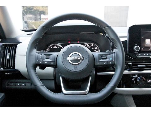 New 2025 Nissan Pathfinder SV w/ Cargo Package image 14