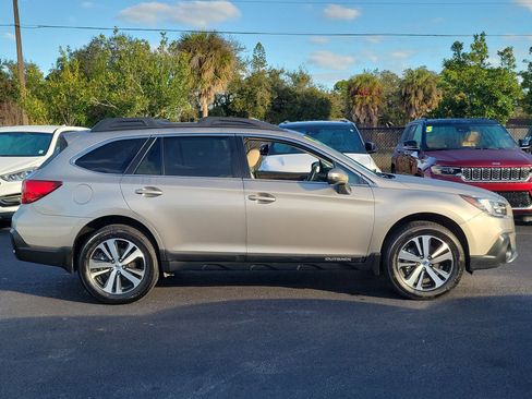 Used 2018 Subaru Outback 2.5i Limited image 7