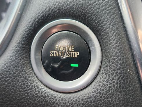 Used 2019 Chevrolet Traverse LT image 32