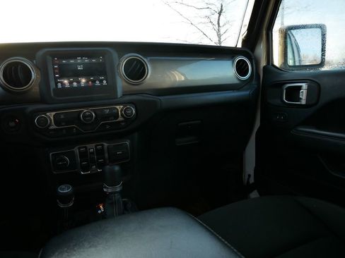 Certified 2019 Jeep Wrangler Unlimited Sahara image 26