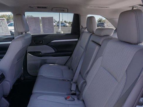 Certified 2019 Toyota Highlander Plus FWD image 25