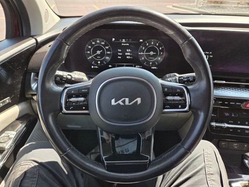 Used 2024 Kia Carnival SX Prestige image 17